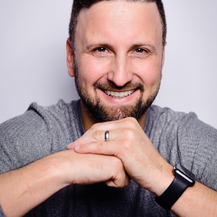 Portrait of Luca Moretti, community mentor and Italian cuisine specialist